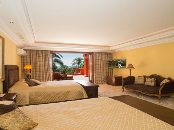 beachfront villa golden mile