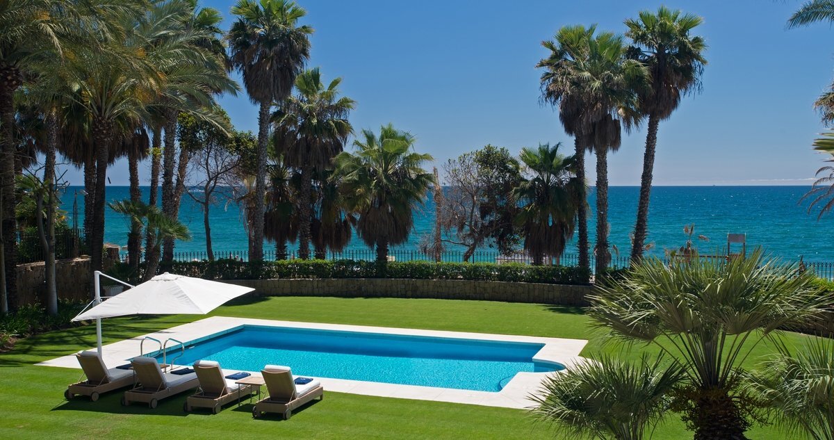 beachfront villa golden mile