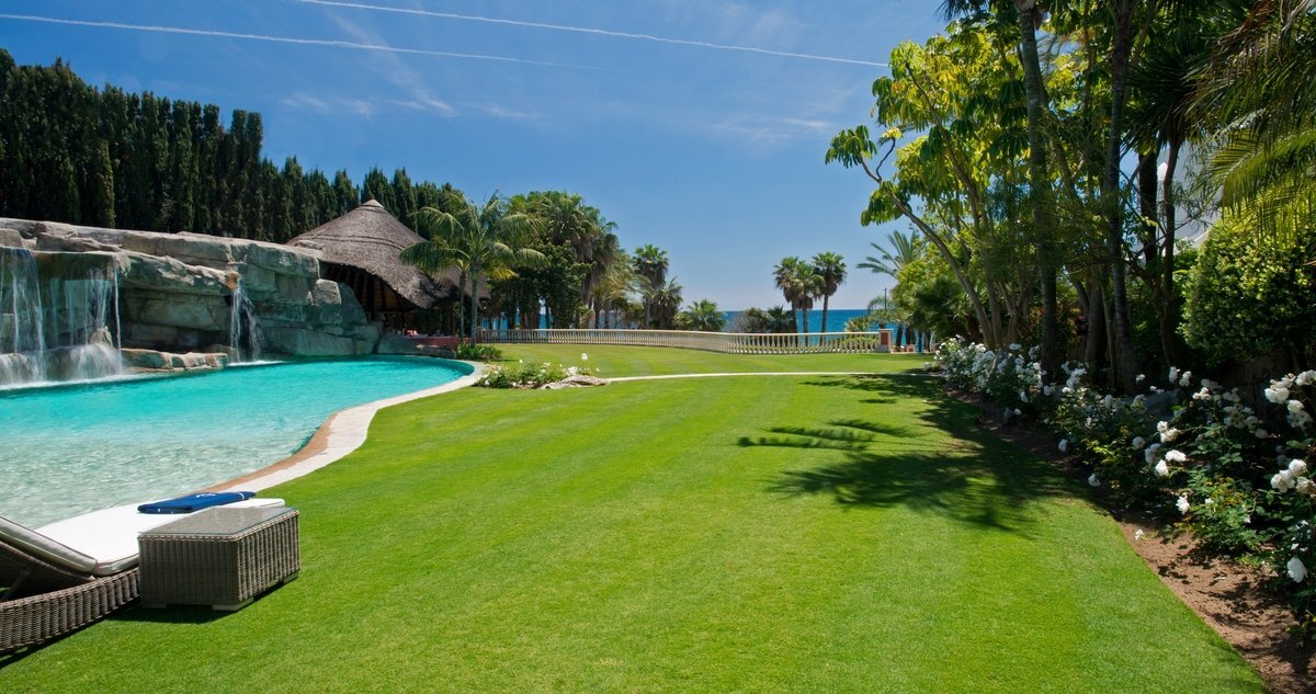 beachfront villa golden mile