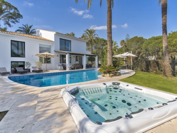 Nueva Andalucia Villa, Marbella