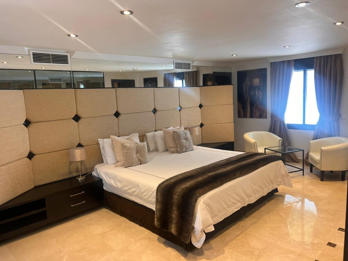 8 bedroom rental villa marbella 15 Versace Villa in Elviria, Marbella.