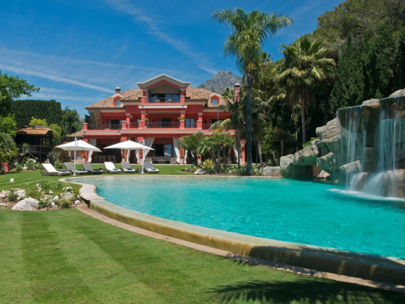 beachfront villa golden mile