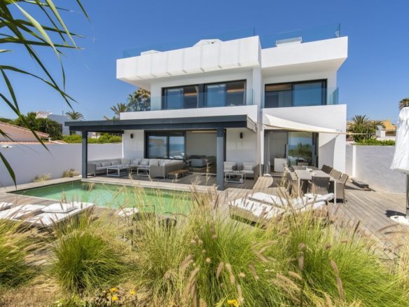 Beach-front Villa Marbella