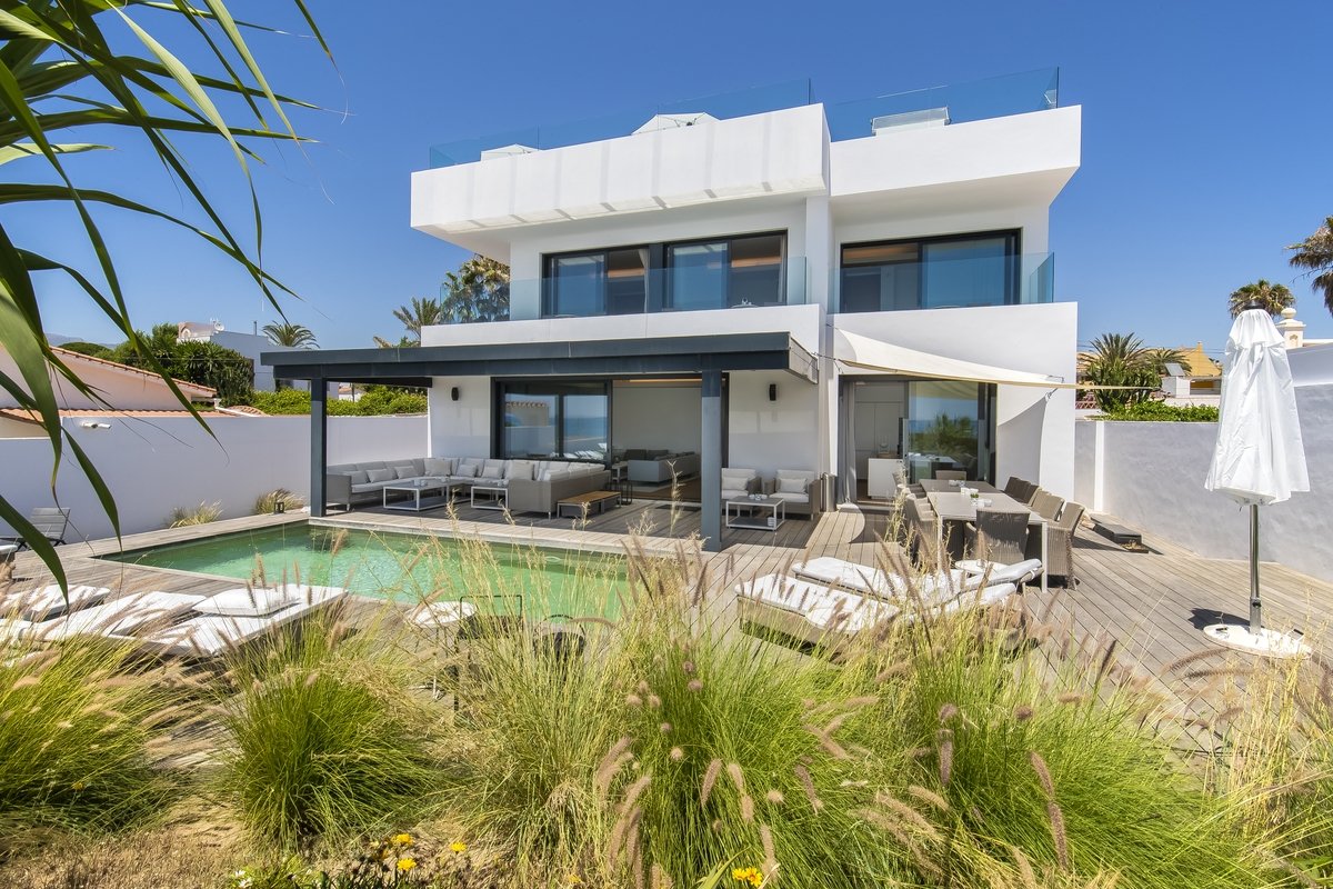 Beach-front Villa Marbella