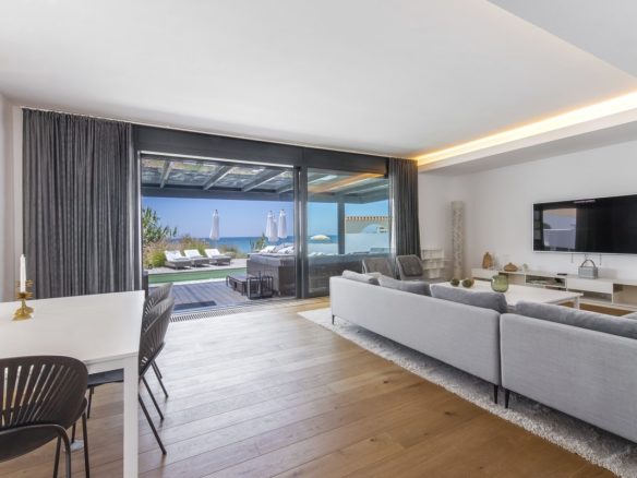 Beach-front Villa Marbella