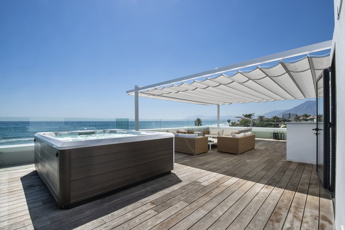 Beach-front Villa Marbella