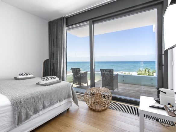 Beach-front Villa Marbella