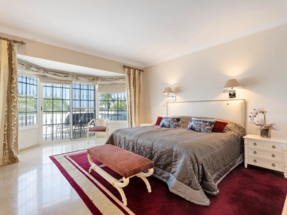 Elviria – walking distance to amenities and beaches.