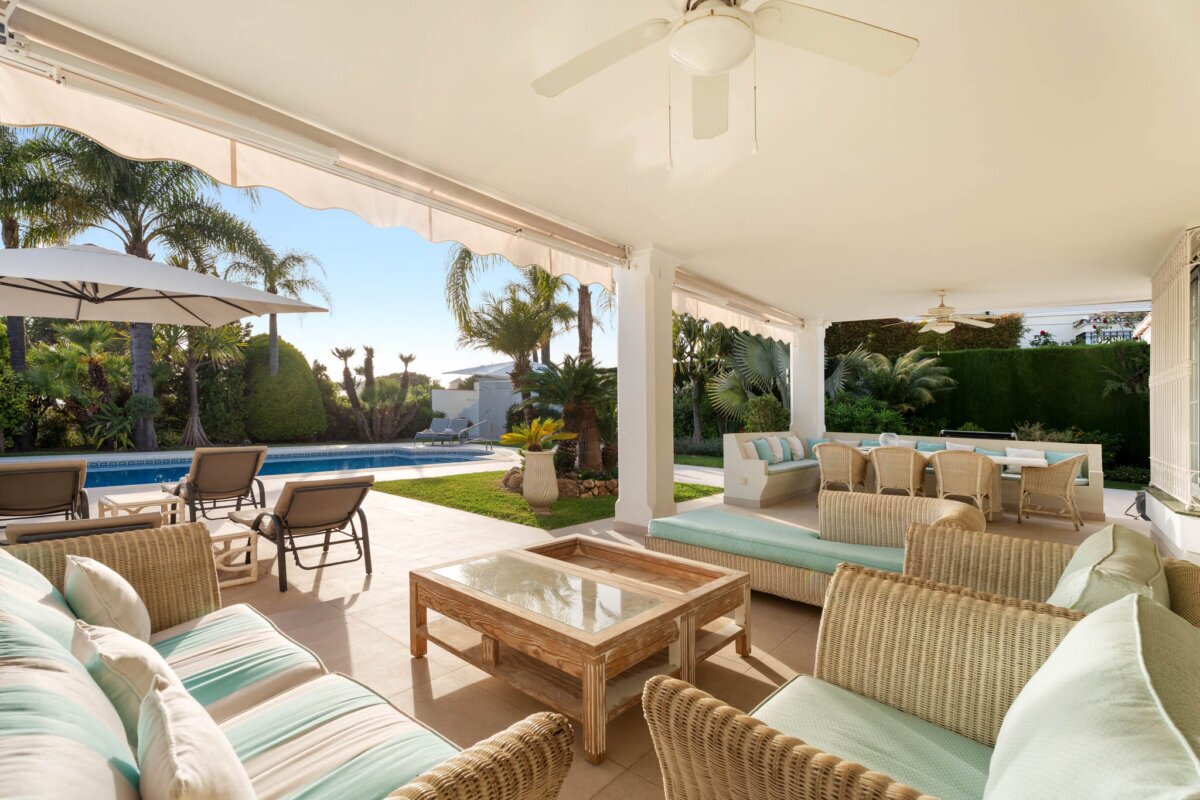 DSC04158 Elviria – walking distance to amenities and beaches.