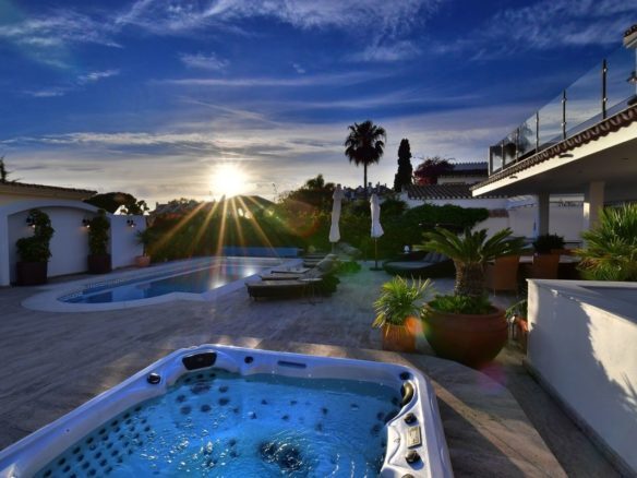 Family Beach Villa