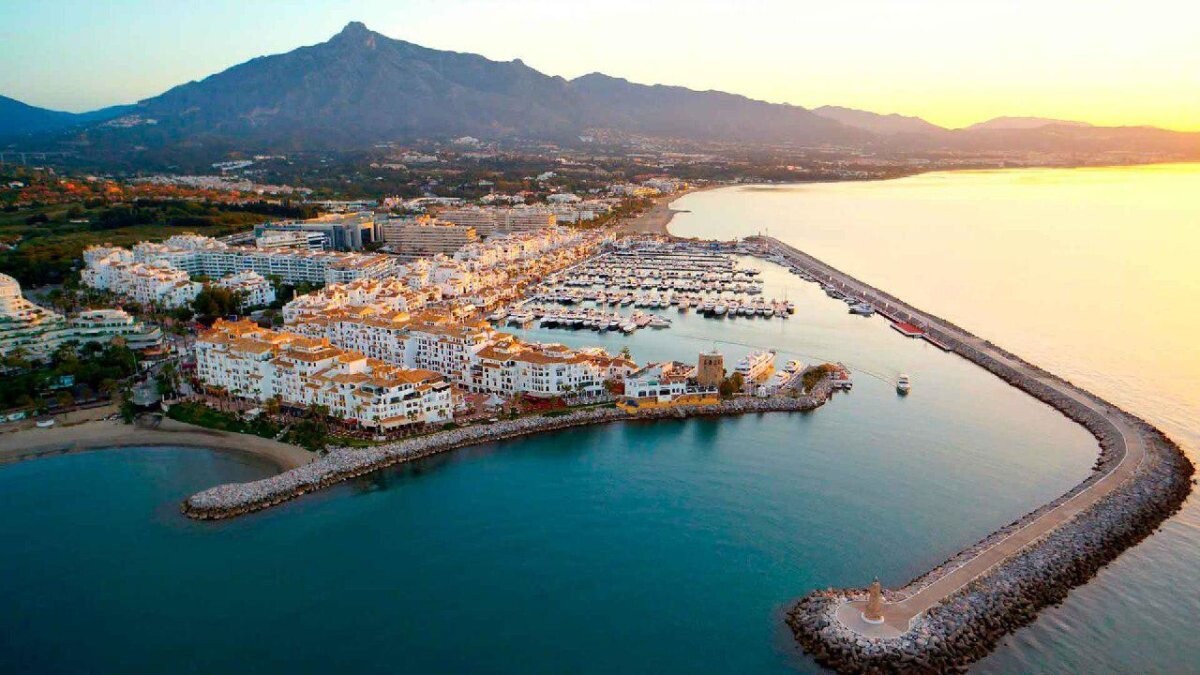 Top luxury villas Marbella neighbourhoods with scenic views