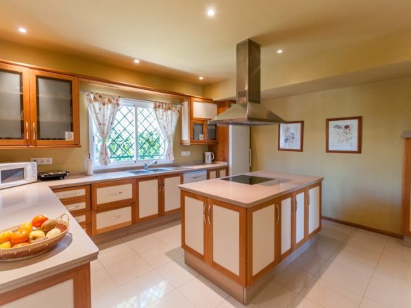 Casasola Villa Breathtaking Beaches