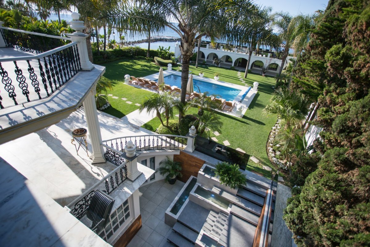 Mistral Beach Beachfront Villa