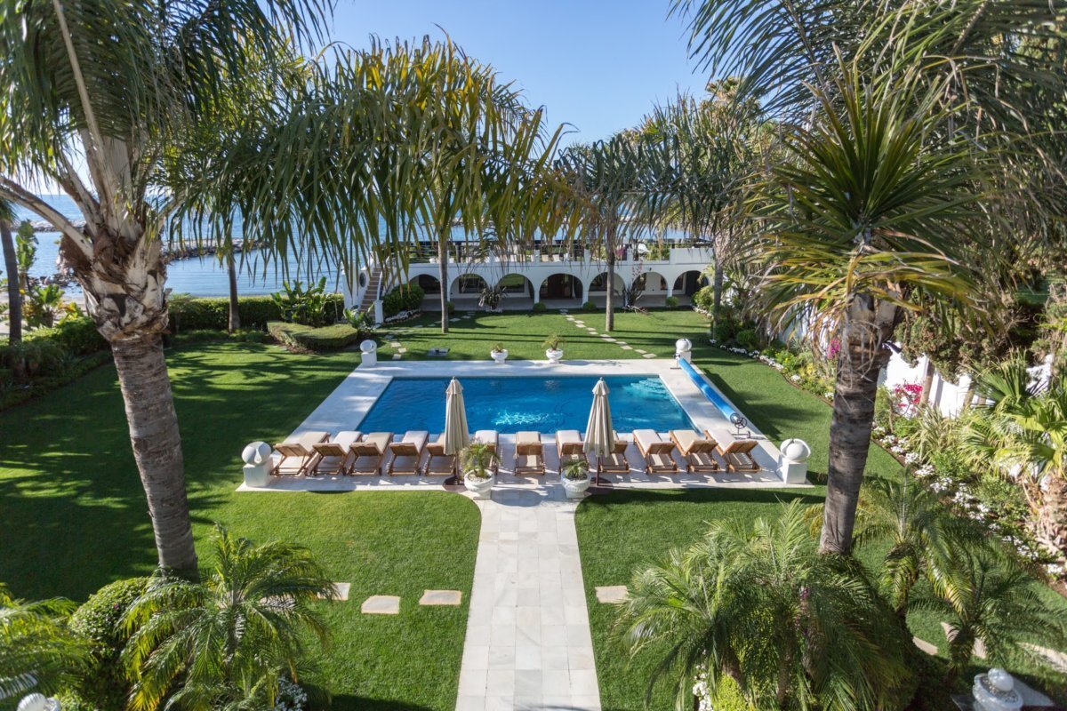 Mistral Beach Beachfront Villa