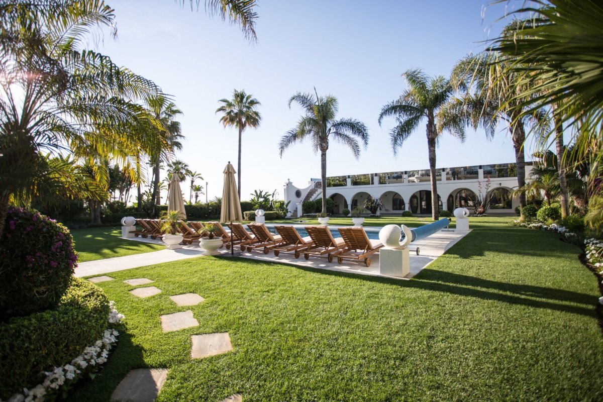 Mistral Beach Beachfront Villa