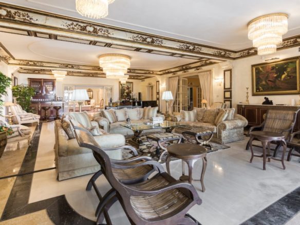 Mistral Beach Beachfront Villa