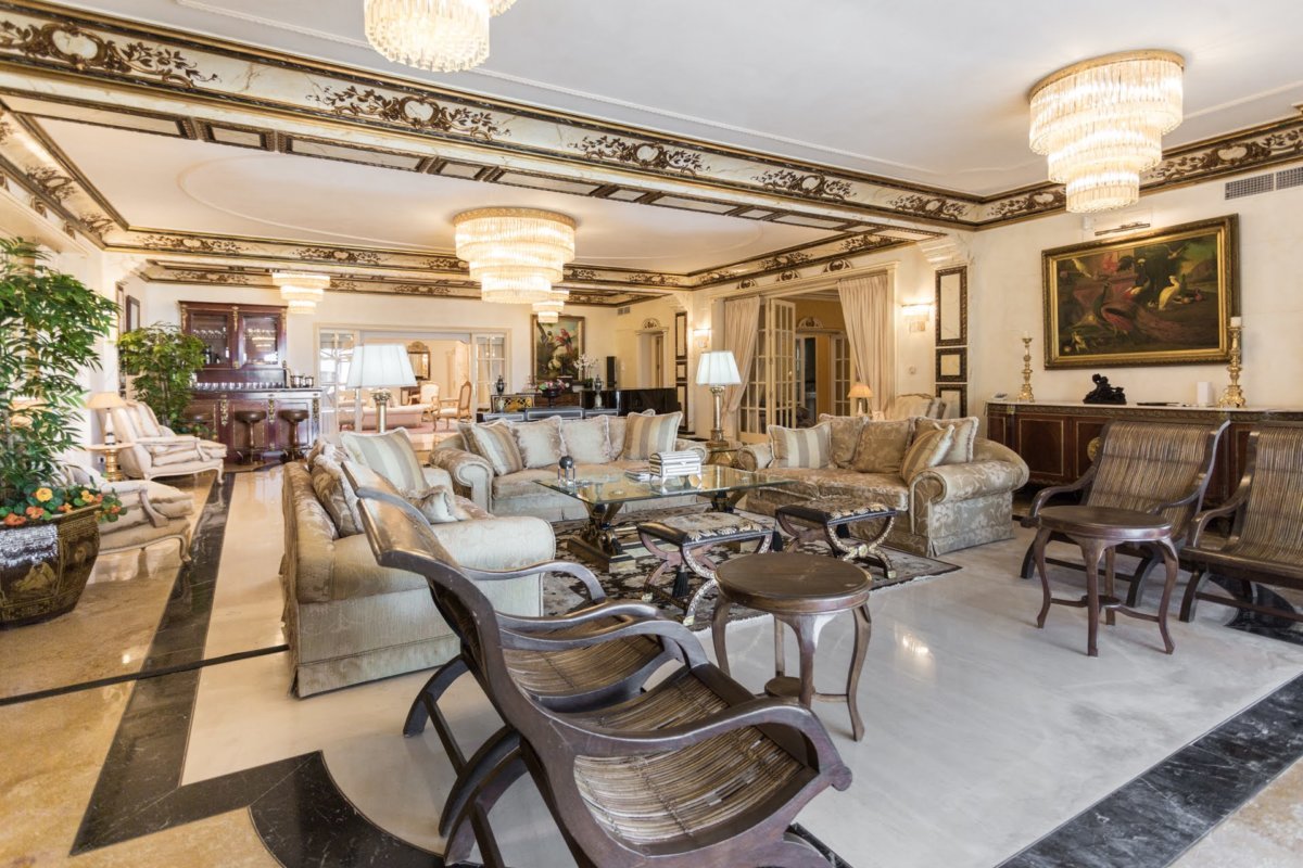 Mistral Beach Beachfront Villa