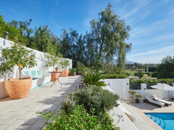 Discover the Luxury of Golf Villa Living in Spain