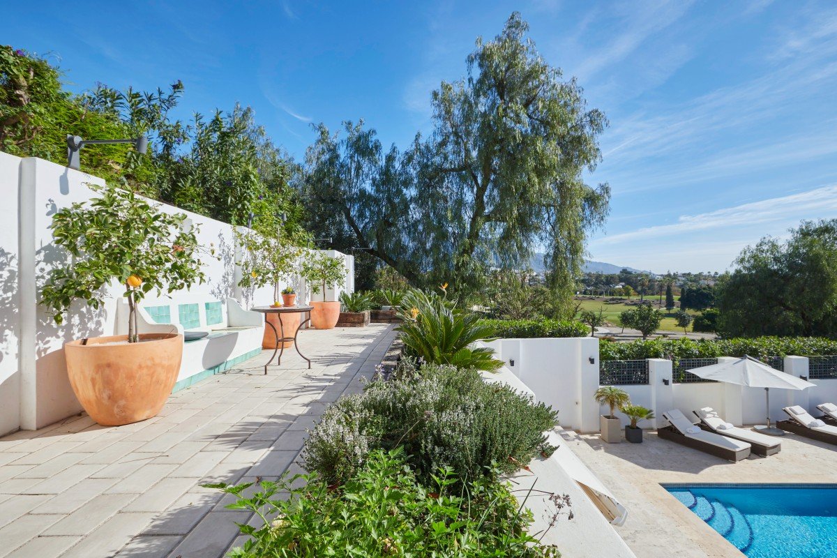 Discover the Luxury of Golf Villa Living in Spain