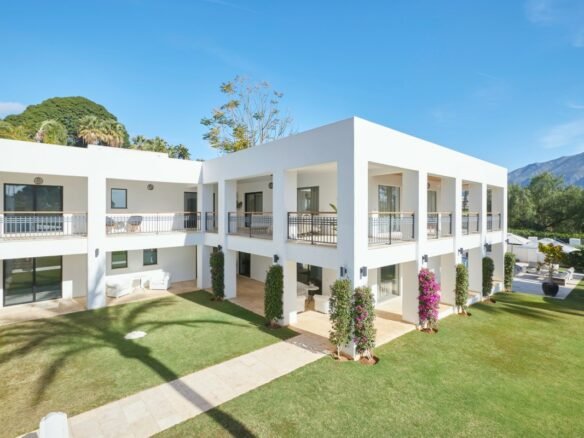 Discover the Luxury of Golf Villa Living in Spain