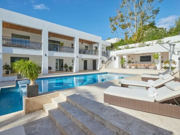 Discover the Luxury of Golf Villa Living in Spain