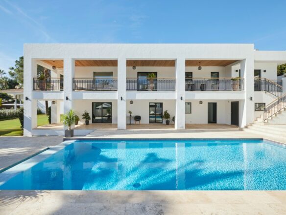 Discover the Luxury of Golf Villa Living in Spain
