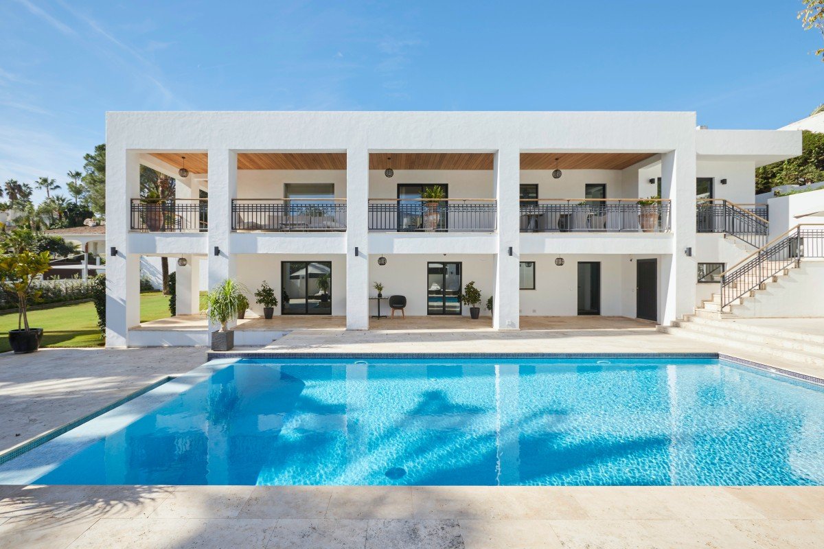 Discover the Luxury of Golf Villa Living in Spain