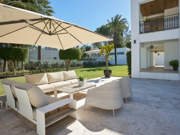 Discover the Luxury of Golf Villa Living in Spain