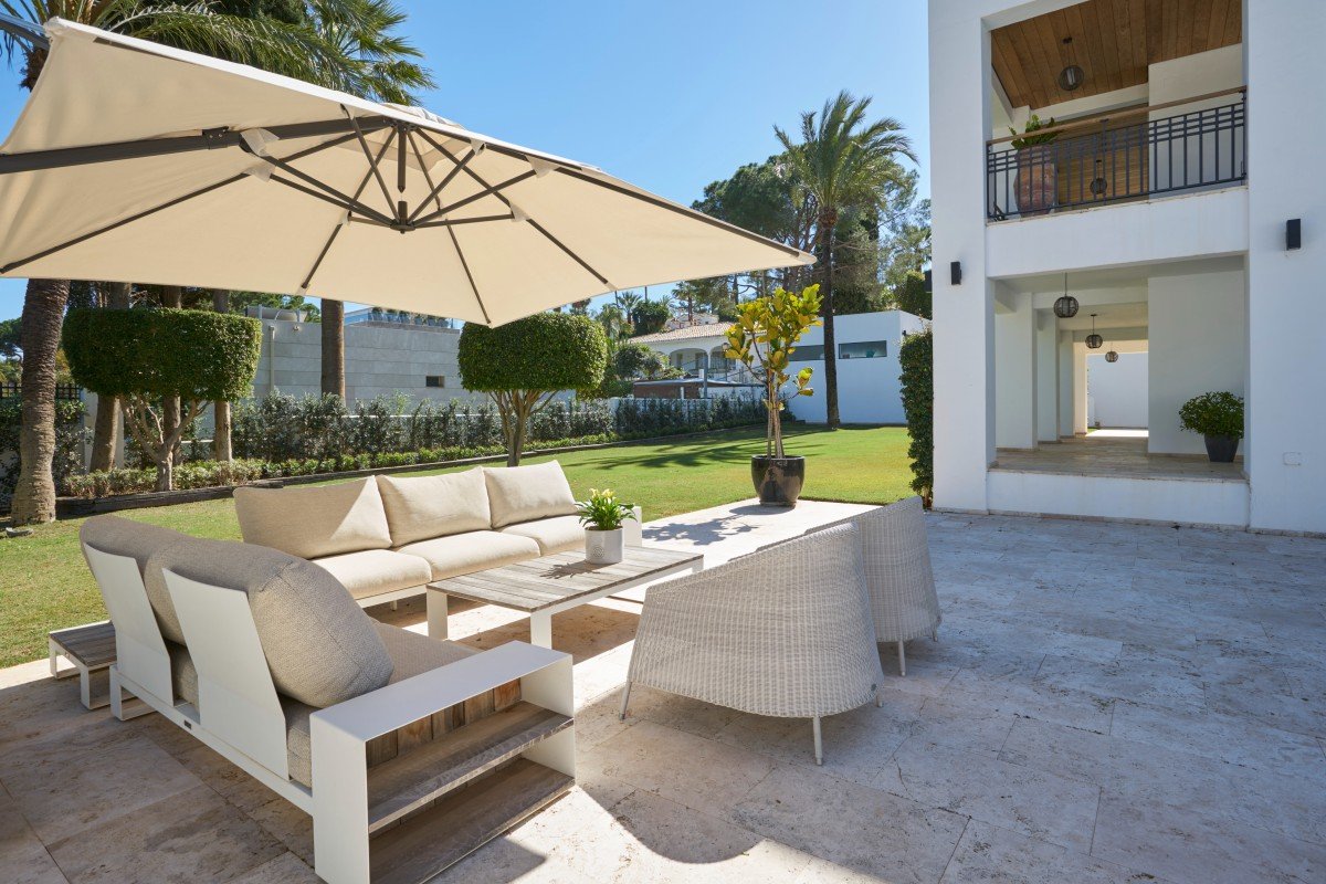 Discover the Luxury of Golf Villa Living in Spain