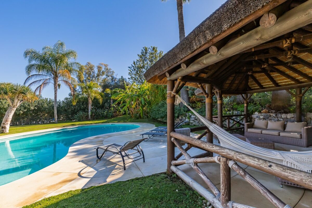 Villa Pool