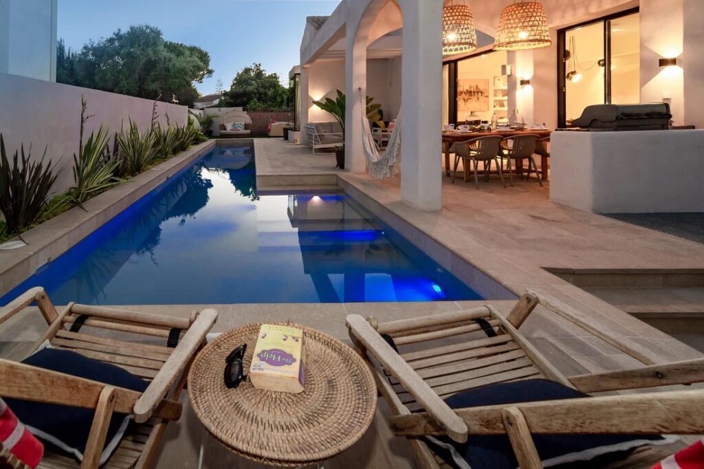 Mansion Pool