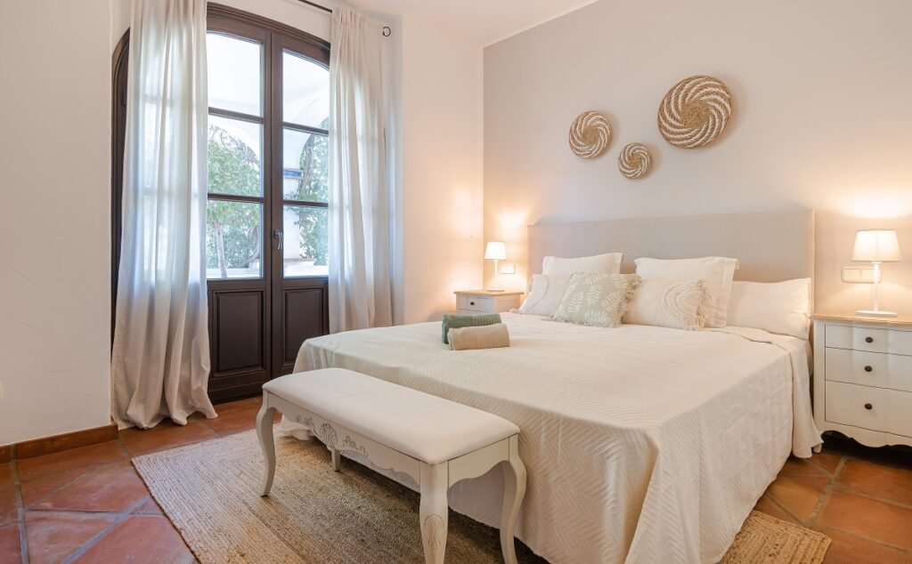 El Madroñal Rental Villa Spain