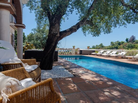 Villa Pool