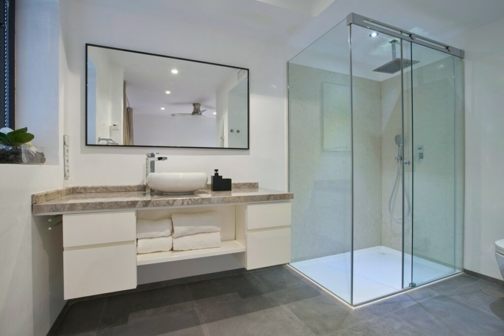 Luxury Golf Villa Bathroom