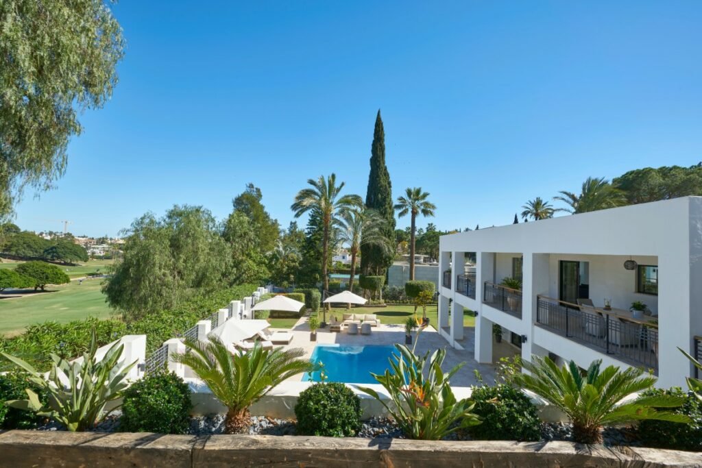 Villa Pool