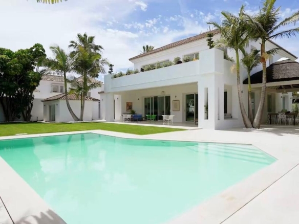 5 Bedroom Holiday Villa – Casasola, Marbella