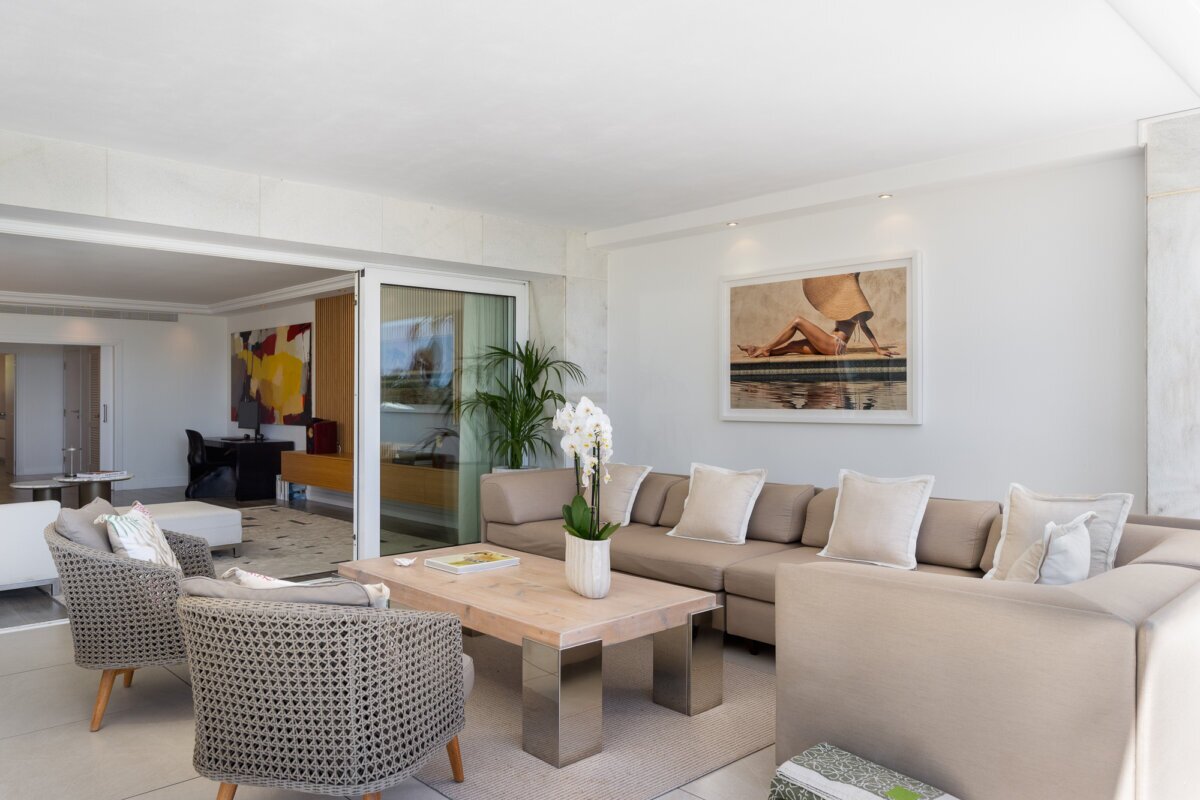 Los Granados Phase II, Puerto Banus.  Luxury Apartment