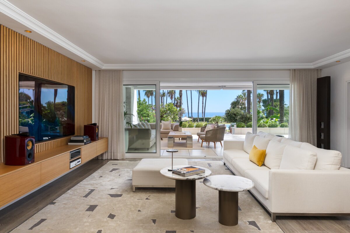 Los Granados Phase II, Puerto Banus.  Luxury Apartment